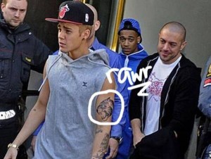 justin-bieber-tiger-tattoo__oPt