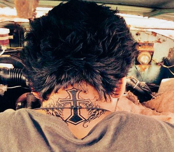 Arjun Kapoors new nape tattoo for Finding Fanny