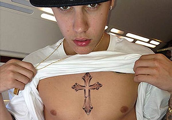 Cross tattoos of Justin Bieber