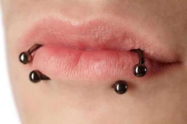snake bite piercing (4)